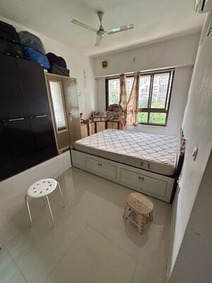 2.5 BHK Apartment For Rent in Omkar Signet, Malad East
