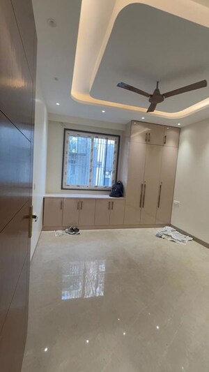 Room in 3 BHK Builder Floor at Saket – for Rent