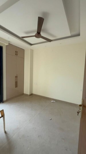 Room in 3 BHK Builder Floor at Saket – for Rent