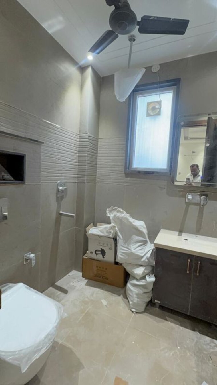 Bathroom, saket 3 Bedroom 1400 Sq.Ft. Builder Floor In Saket Delhi 10746682