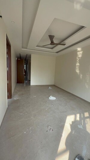 Room in 3 BHK Builder Floor at Saket – for Rent