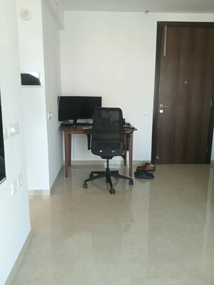 Furnished Amenities in 1 BHK Apartment at Hiranandani Highland, Powai – for Rent
