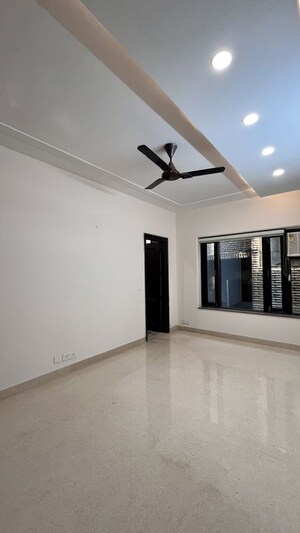 Room in 3 BHK Builder Floor at Kailash Colony – for Sale