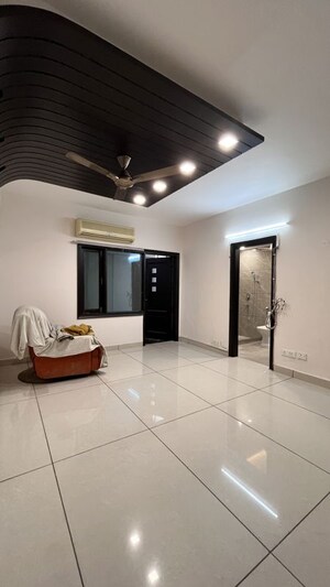 Room in 3 BHK Builder Floor at Kailash Colony – for Sale