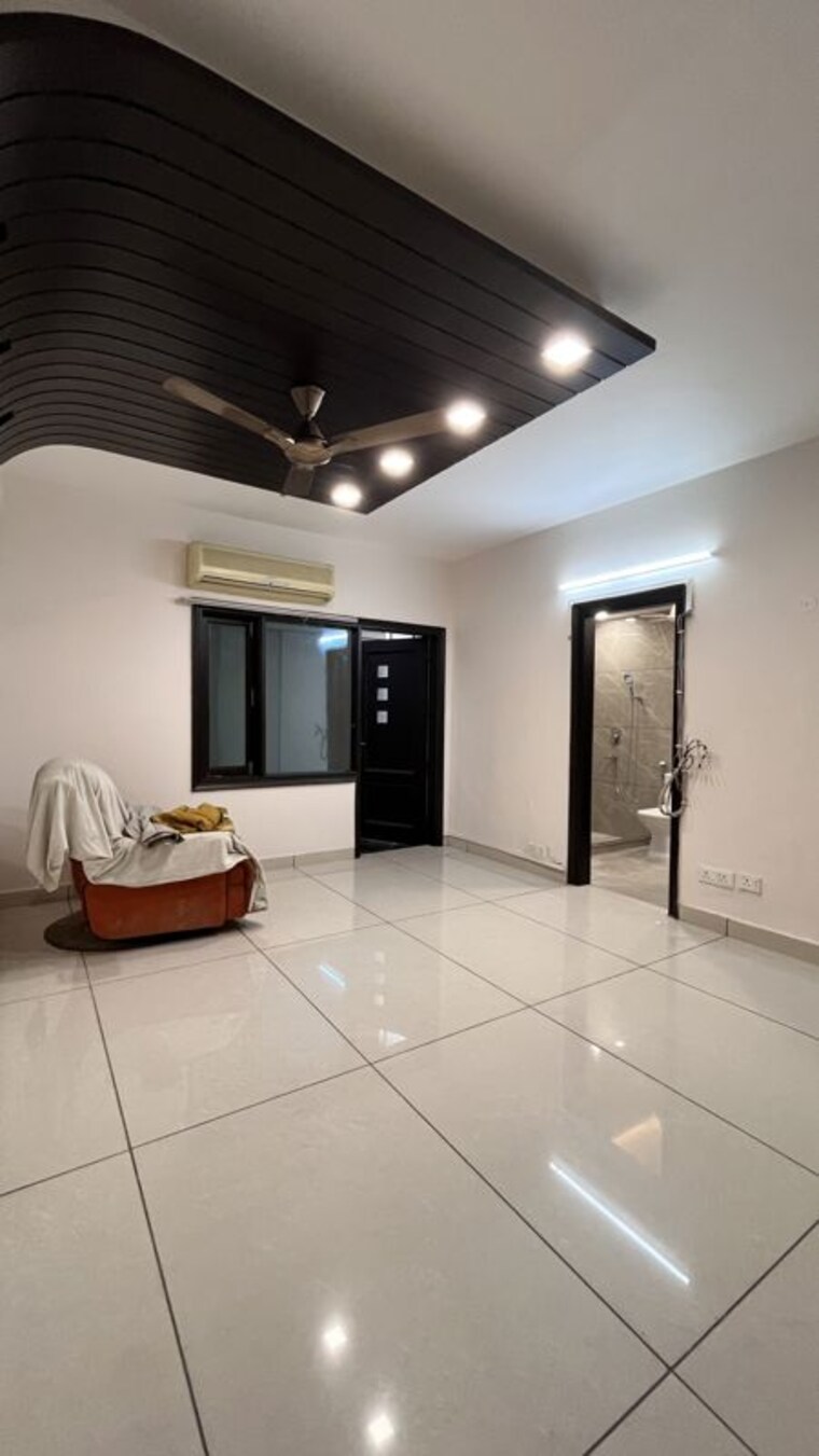 Room, kailash colony 3 Bedroom 2700 Sq.Ft. Builder Floor In Kailash Colony Delhi 10746691