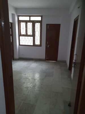 Room in 2 BHK Apartment at Anandpuri – for Rent