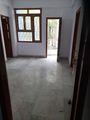Room in 2 BHK Apartment at Anandpuri – for Rent