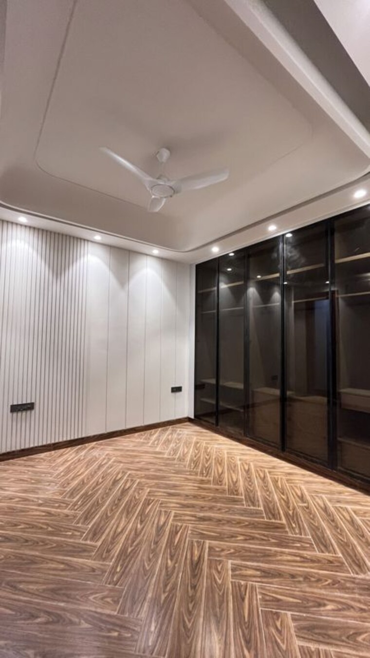 Bedroom, kailash colony 4 Bedroom 311 Sq.Yd. Builder Floor In Kailash Colony Delhi 10746713