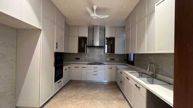 Kitchen, kailash colony 4 Bedroom 311 Sq.Yd. Builder Floor In Kailash Colony Delhi 10746713