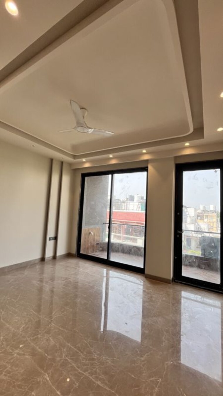 Room, kailash colony 4 Bedroom 311 Sq.Yd. Builder Floor In Kailash Colony Delhi 10746713