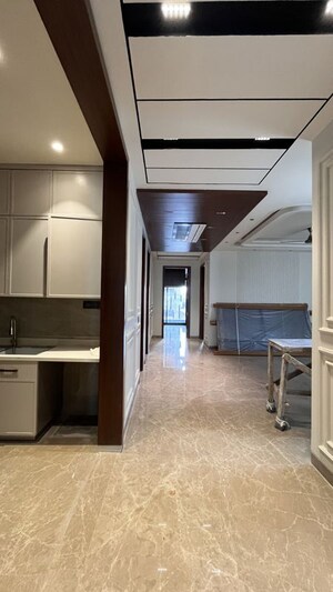 Room in 4 BHK Builder Floor at Kailash Colony – for Sale