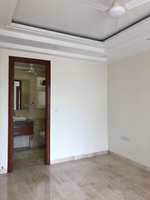 Room in 4 BHK Builder Floor at Kailash Colony – for Sale