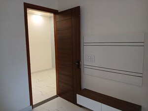 Room in 2 BHK Independent House at Sector 9 – for Rent