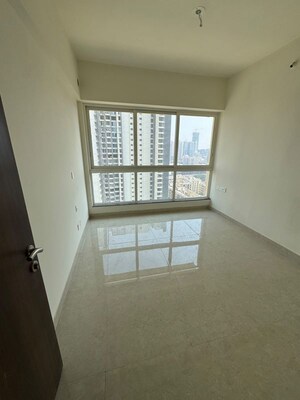 Room in 2 BHK Apartment at Sheth Montana, Mulund West – for Sale