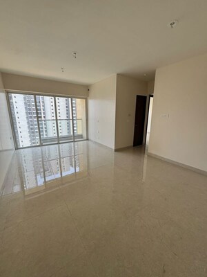Room in 2 BHK Apartment at Sheth Montana, Mulund West – for Sale