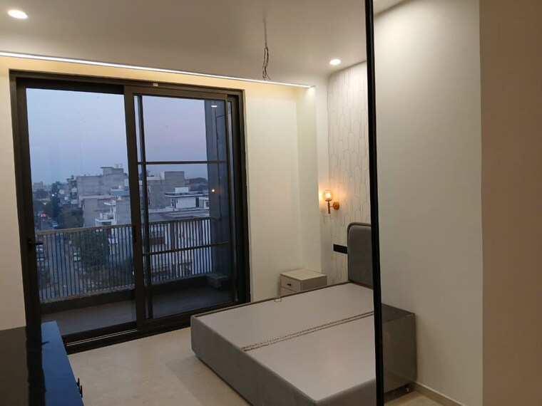 Room, sector 16 3 Bedroom 250 Sq.Yd. Builder Floor In Sector 16 Hisar 10746735