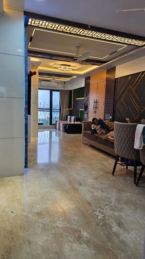 Living Room in 4 BHK Apartment at Vishnu Mahal, Churchgate – for Sale