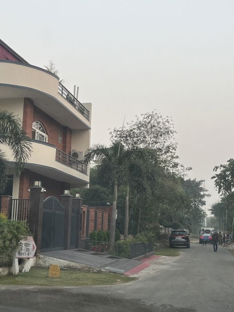 Exterior View, mu 1 greater noida 2 Bedroom 10000 Sq.Ft. Independent House In Mu 1 Greater Noida Greater Noida 10624062