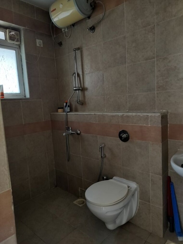 Bathroom, amanora-metro-tower Studio 450 Sq.Ft. Apartment In Hadapsar Pune 10746818