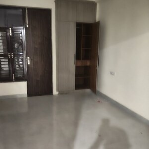 Room in 2 BHK Builder Floor at Sector 5 – for Rent