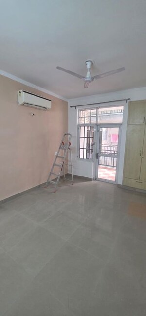 Room in 3 BHK Apartment at Ambala Highway – for Rent