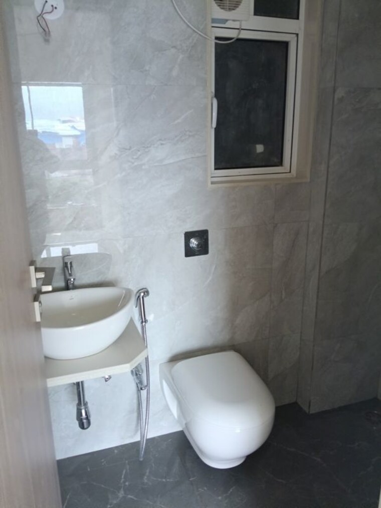 Bathroom, sadguru-avenue 1.5 Bedroom 455 Sq.Ft. Apartment In Dahisar East Mumbai 10746882