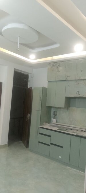 Kitchen in 2.5 BHK Builder Floor at Spring Field, Sector 31 – for Sale