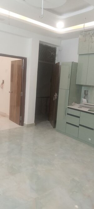 Room in 2.5 BHK Builder Floor at Spring Field, Sector 31 – for Sale