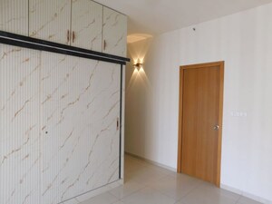 Room in 2 BHK Apartment at Sobha Dream Gardens, Thanisandra Main Road – for Rent