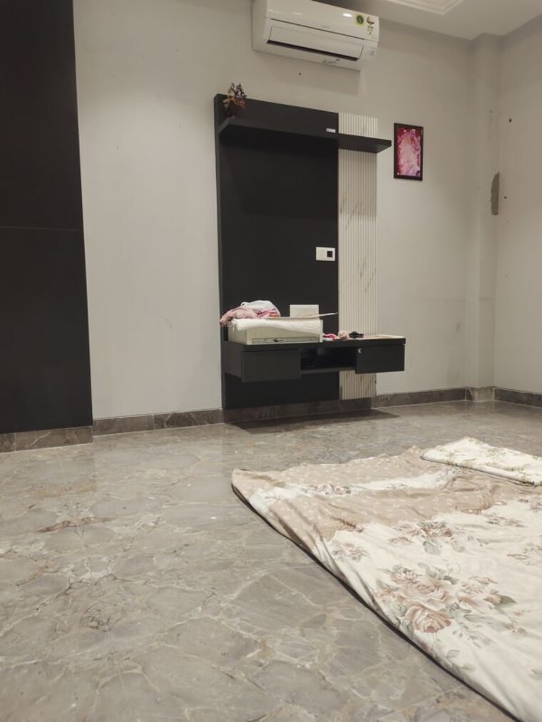 Kitchen, east of kailash 3 Bedroom 1800 Sq.Ft. Builder Floor In East Of Kailash Delhi 10746904