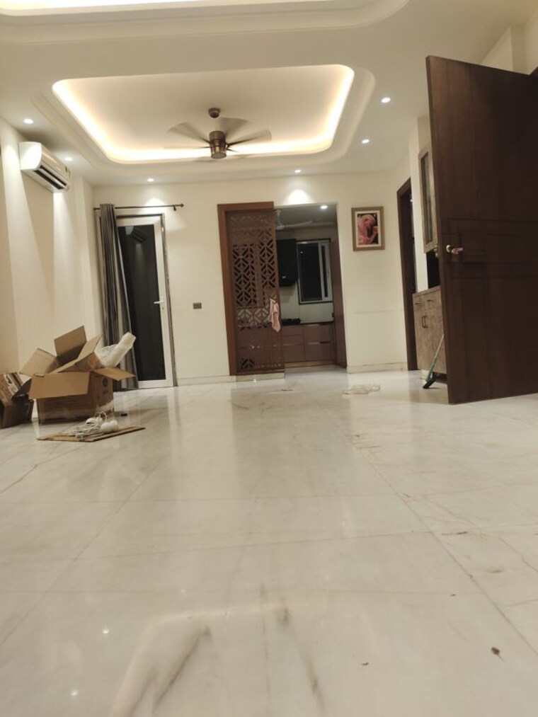 Bathroom, east of kailash 3 Bedroom 1800 Sq.Ft. Builder Floor In East Of Kailash Delhi 10746904