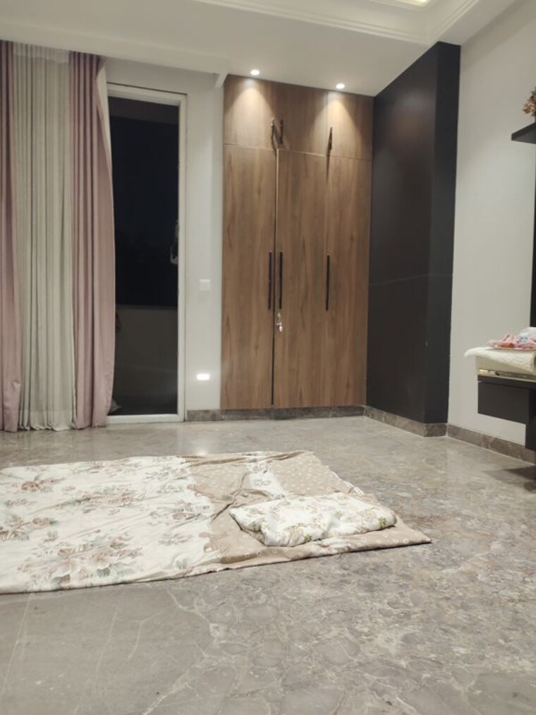 undefined, east of kailash 3 Bedroom 1800 Sq.Ft. Builder Floor In East Of Kailash Delhi 10746904
