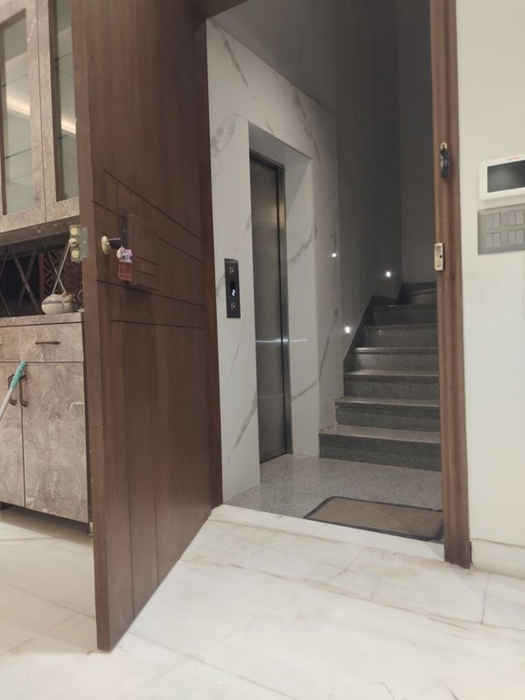 Kitchen, east of kailash 3 Bedroom 1800 Sq.Ft. Builder Floor In East Of Kailash Delhi 10746904