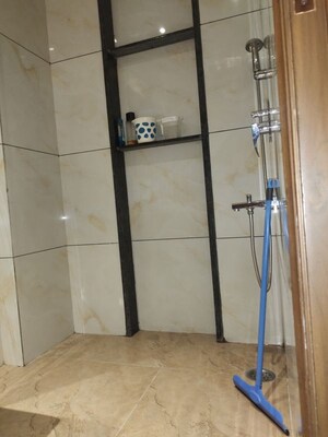 Furnished Amenities in 3 BHK Builder Floor at East Of Kailash – for Rent
