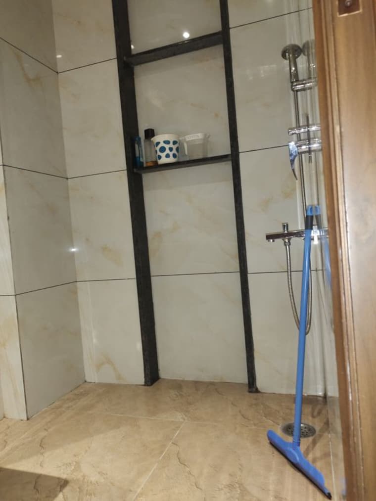 undefined, east of kailash 3 Bedroom 1800 Sq.Ft. Builder Floor In East Of Kailash Delhi 10746904