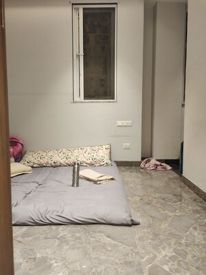 Furnished Amenities in 3 BHK Builder Floor at East Of Kailash – for Rent