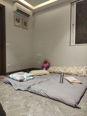 Furnished Amenities in 3 BHK Builder Floor at East Of Kailash – for Rent