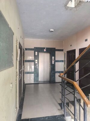 Lift in 3 BHK Builder Floor at Bhiwadi Mod – for Sale
