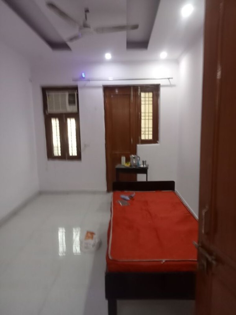 Room, sector 104 2 Bedroom 1100 Sq.Ft. Independent House In Sector 104 Noida 10746061