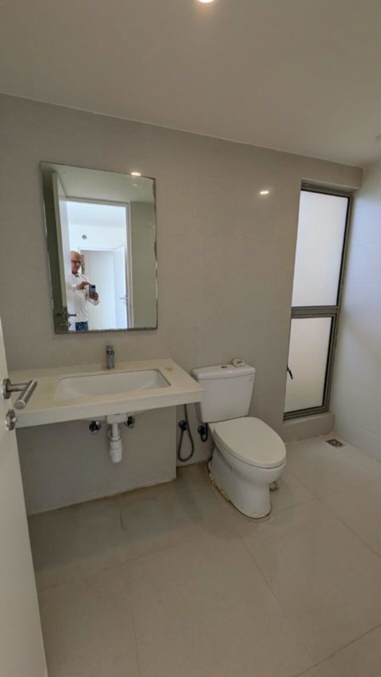 Bathroom, house-of-hiranandani-devanahalli 3 Bedroom 1835 Sq.Ft. Apartment In Devanahalli Bangalore 10747008