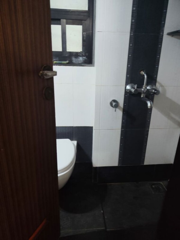 Bathroom, evershine-park 2 Bedroom 699 Sq.Ft. Apartment In Andheri West Mumbai 10747030