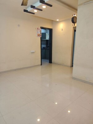 Room in 2 BHK Apartment at Evershine Park, Andheri West – for Rent