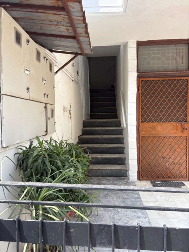 Balcony, greater kailash 3 Bedroom 208 Sq.Yd. Builder Floor In Greater Kailash Delhi 10747032