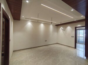 Room in 4 BHK Apartment at BPTP Park 81, Sector 81 – for Rent