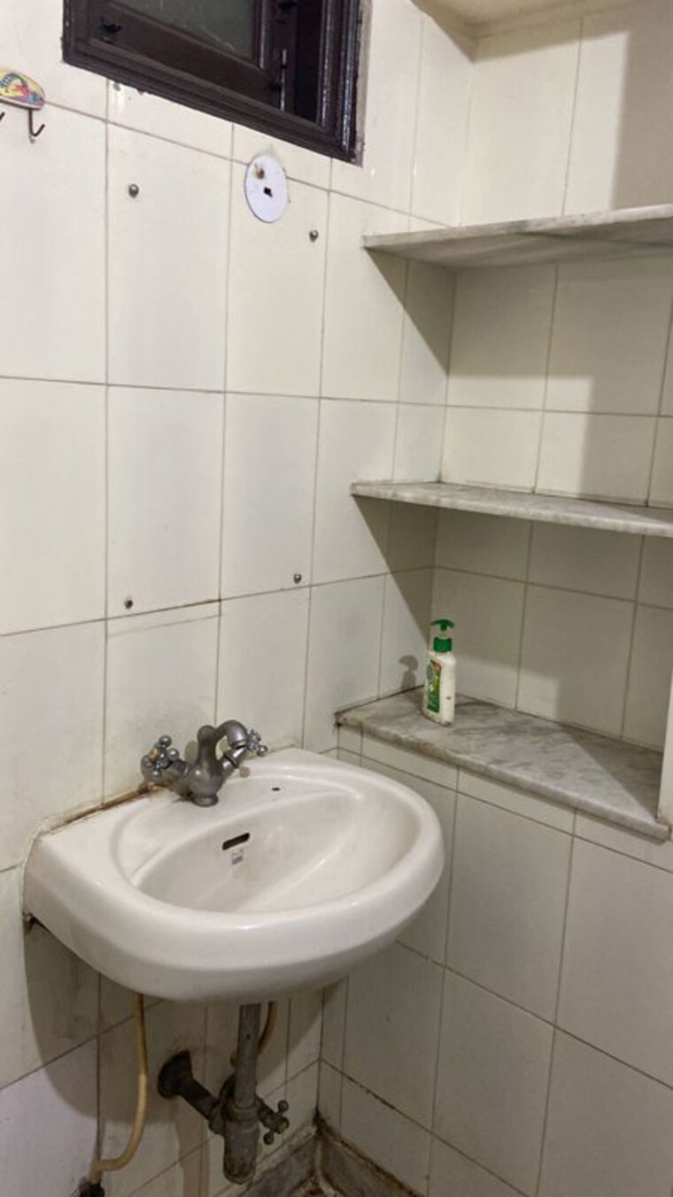 Bathroom, kalkaji 1 Bedroom 583 Sq.Ft. Builder Floor In Kalkaji Delhi 10747076