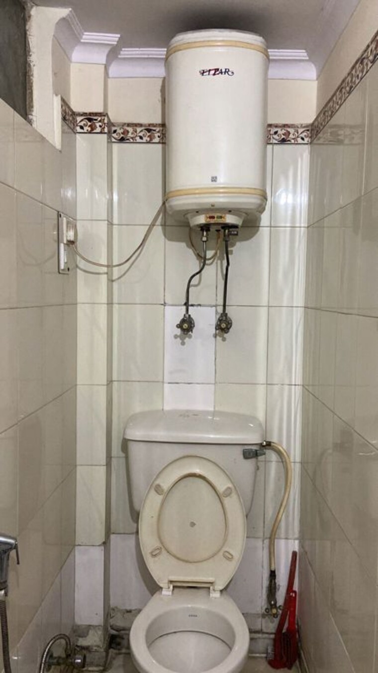 Bathroom, kalkaji 1 Bedroom 583 Sq.Ft. Builder Floor In Kalkaji Delhi 10747076