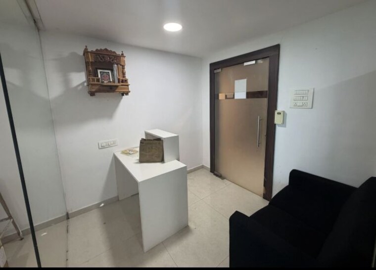 Room, satelite-gazebo Commercial Office Space 500 Sq.Ft. In Andheri East Mumbai 10747093