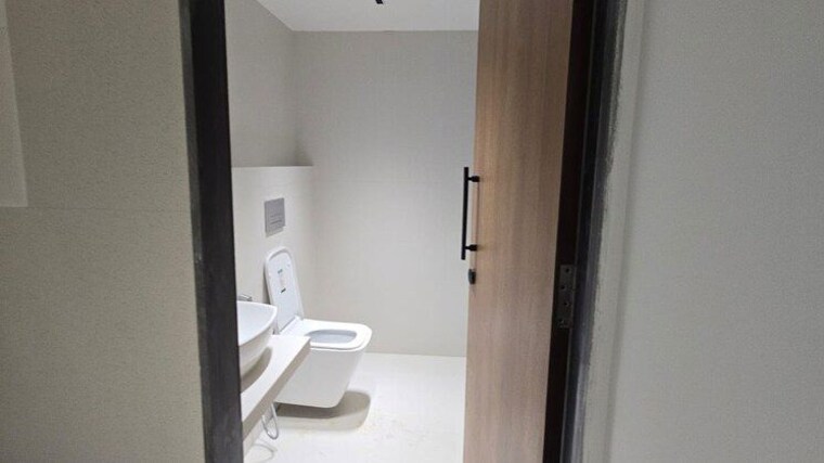 Bathroom, andheri east Commercial Office Space 1166 Sq.Ft. In Andheri East Mumbai 10747096