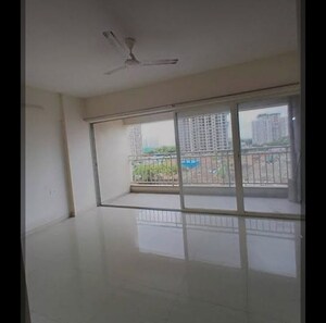 Room in 2 BHK Apartment at Dosti Imperia Phase I, Ghodbunder Road – for Sale