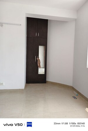 Room in 3 BHK Independent House at Vishal Khand – for Rent